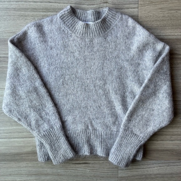 & Other Stories Mohair Wool Blend Gray Sweater Size Small - Picture 2 of 6